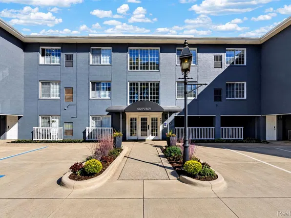 662 Purdy St APT 318, Birmingham, MI 48009