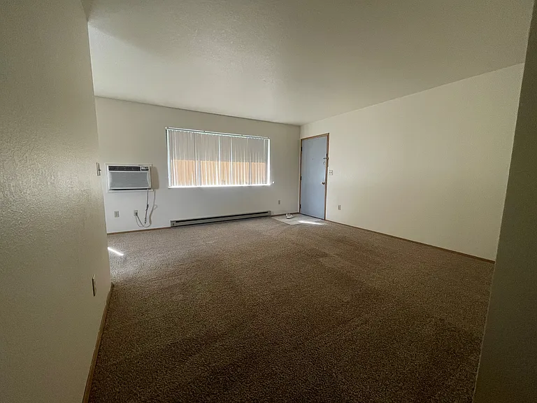 Skyview Apartments — Photo 6