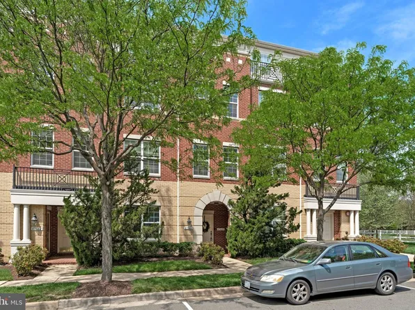 43668 McDowell Sq, Leesburg, VA 20176