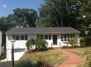 25 Manito Ave, Oakland, NJ 07436