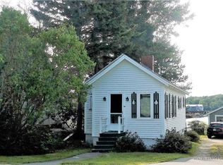 17 Sea St, Boothbay Harbor, ME 04538