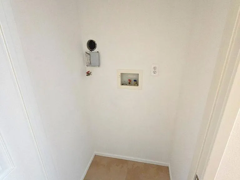 3319 N Ventura Rd — Photo 8