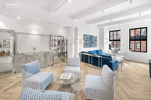 Sold by Sotheby's International Realty | media 1