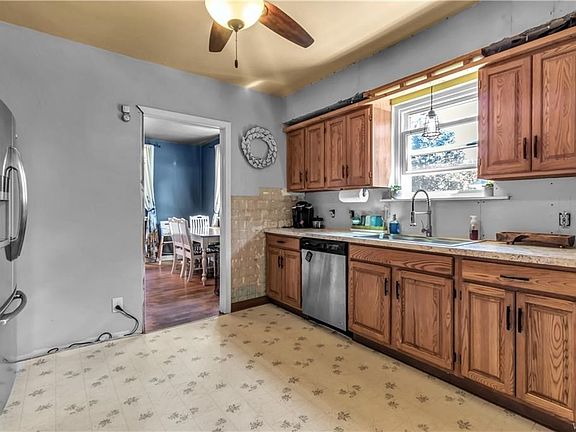 2nd image of 248 Schiller St