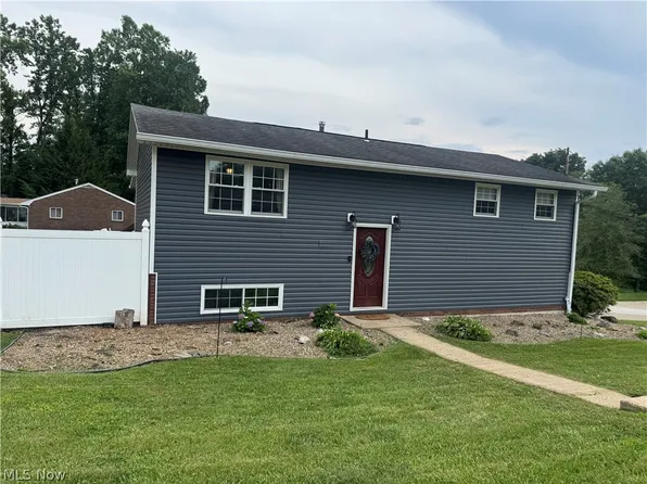14 Maple Dr, Williamstown, WV 26187