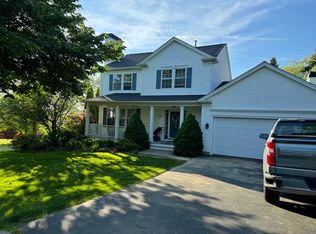 104 Goldenrod Dr, Middletown, RI 02842