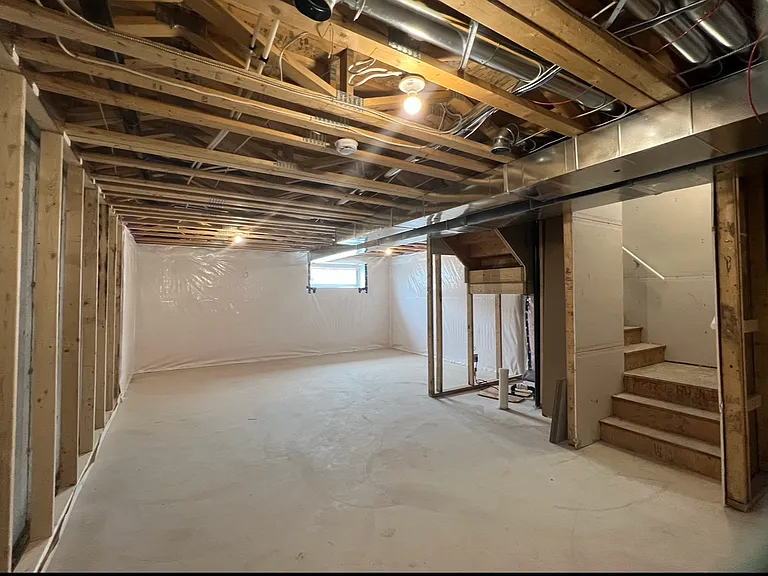 31 Ivy Row #31 — Photo 27