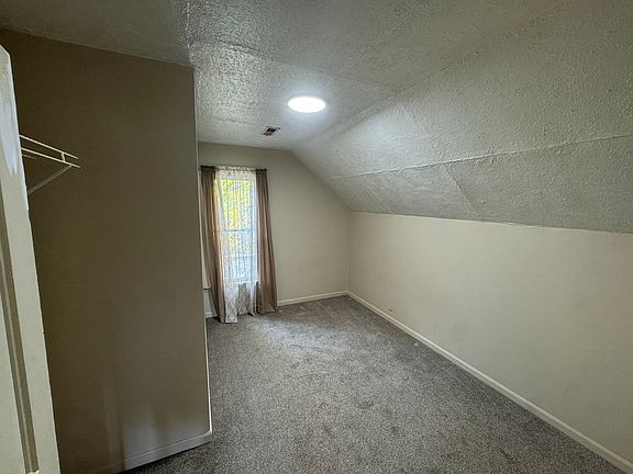 3rd image of 221 E Beecher St #2
