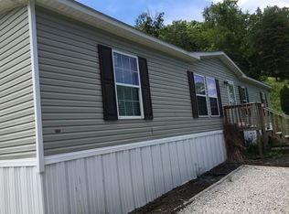 28 Board Church Road, Letart, WV 25253