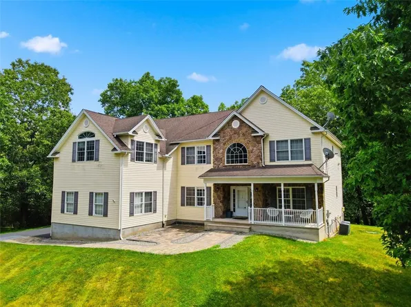 114 Hilda Ct, East Stroudsburg, PA 18301