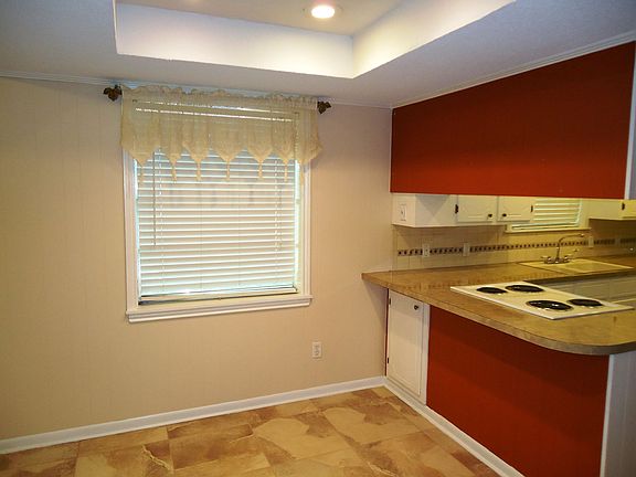 3rd image of 516 Bonvue St
