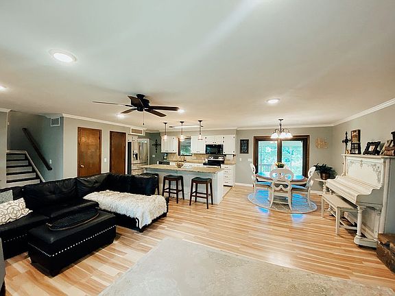 5th image of 11012 Mockingbird Ln
