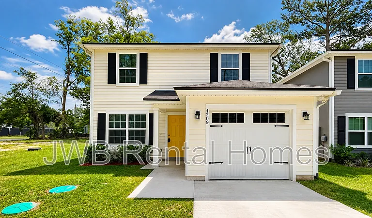 1209 Ellis Rd S — Photo 1