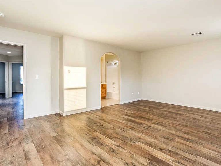 2609 Los Palos St — Photo 20