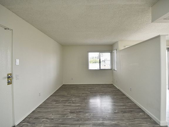 5th image of 13800 Sherman Way APT 208