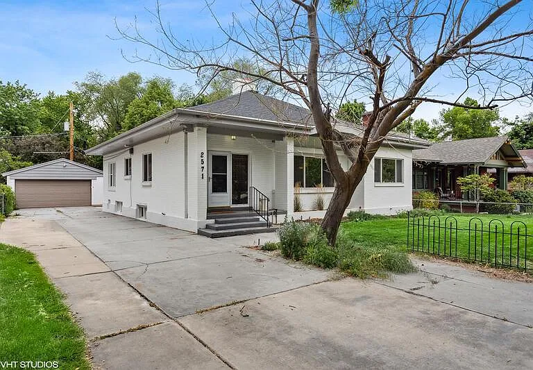2571 Van Buren Ave — Photo 3