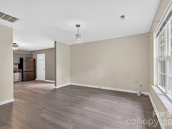 2nd image of 2304 Juniper Dr