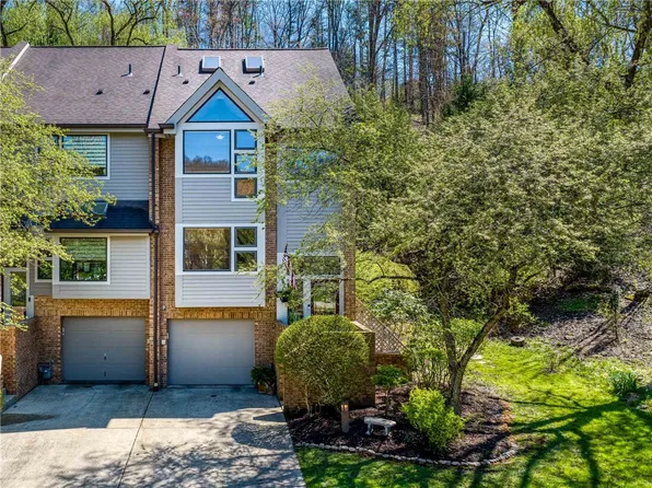 1426 Towne Square Dr, Allison Park, PA 15101