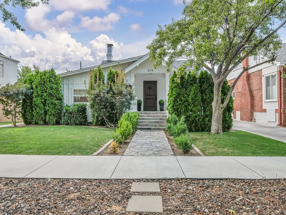 574 Reno Ave