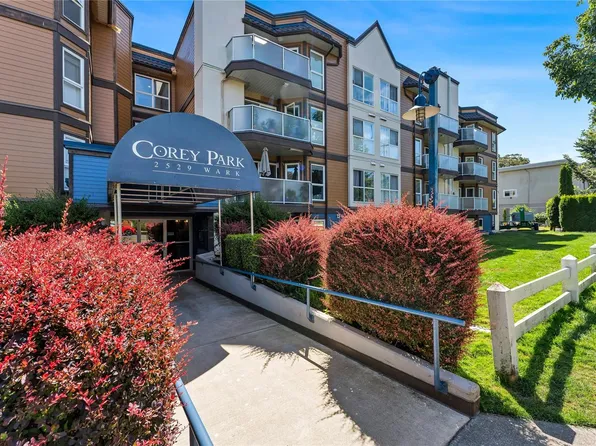 2529 Wark St #409, Victoria, BC V8T 4G7