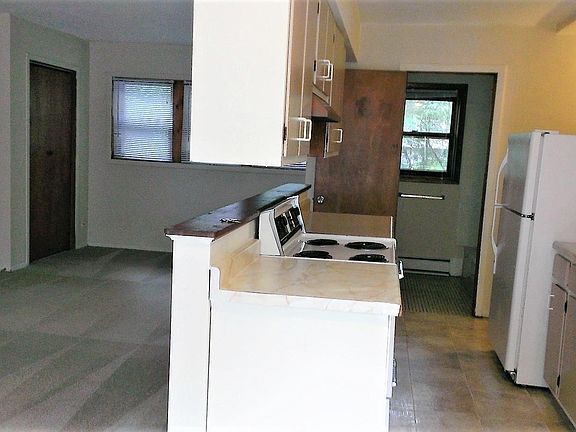 5th image of 545 Birchcrest Dr #3