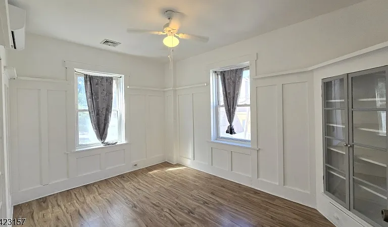 551 Franklin Ave #2R — Photo 11