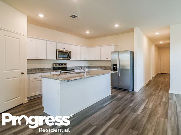 5th image of 7823 Royalwood Dr
