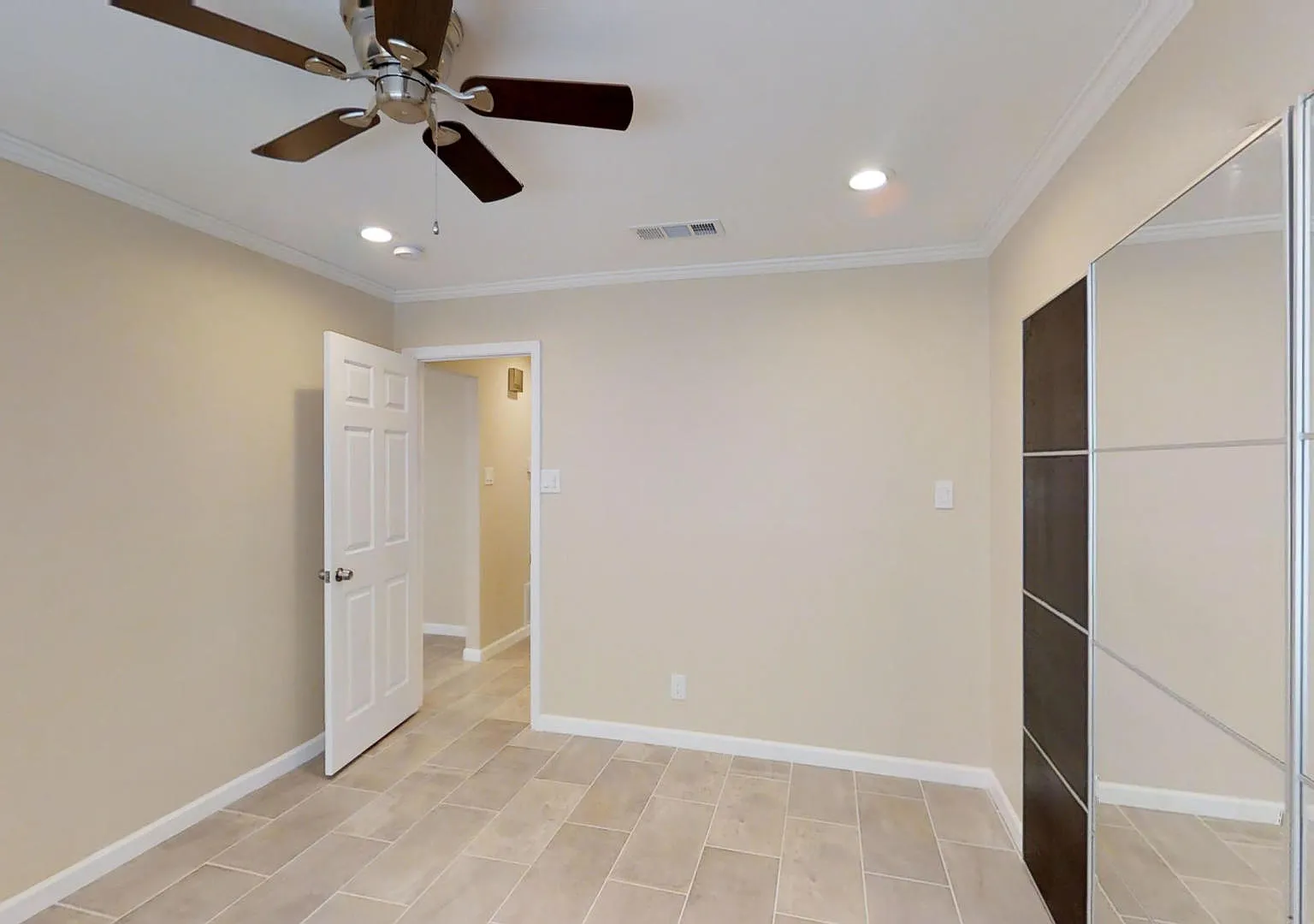 Free October Rent + $1,195!!1 — Photo 4