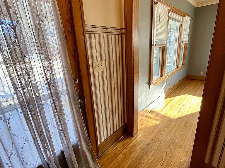 1603 Main St — Photo 4