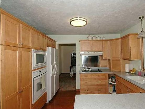 2nd image of 7201 Airline Ave