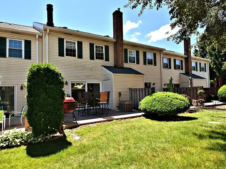 615 Piedmont Ct — Photo 42
