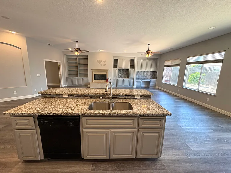 905 Gladiola Ln — Photo 13