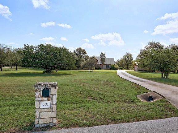2nd image of 301 Oak Forest Cv