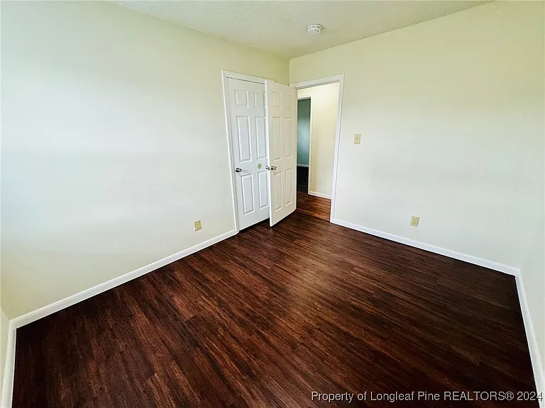 105 E Railroad St — Photo 14