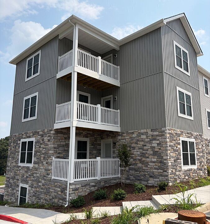 1st image of 2958 Locust Grove Ct #4