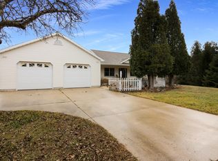 3854 W 18 Rd, Mesick, MI 49668