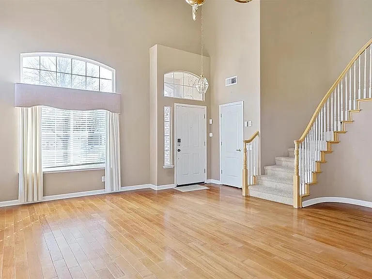 2293 Joseph Damon Dr — Photo 9