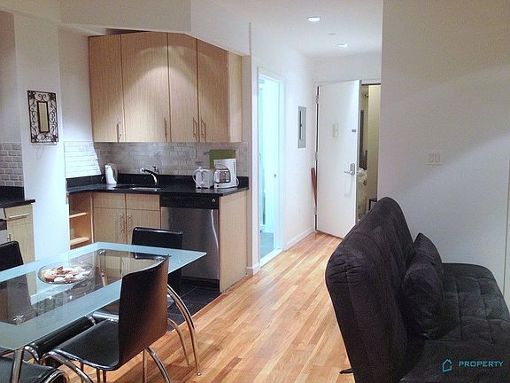 3rd image of 145 Mulberry St APT 2E