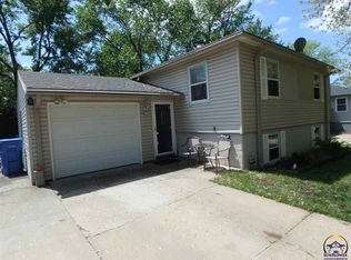 5125 SW 32nd Ter, Topeka, KS 66614