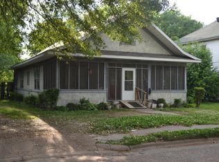 305 N Vandeventer St, Kennett, MO 63857
