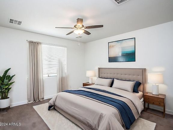 3rd image of 1076 W PAISLEY Drive