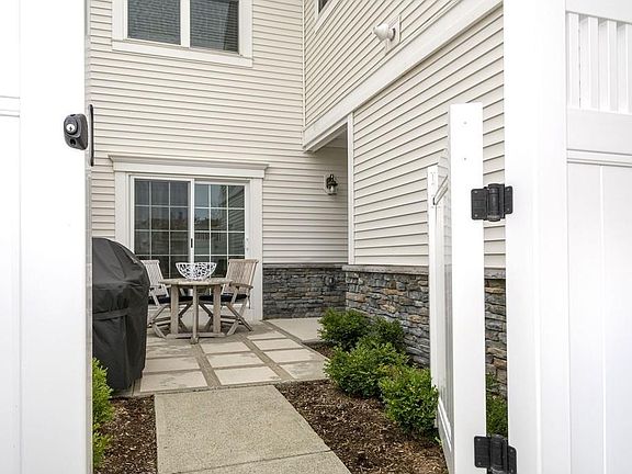 3rd image of 163 Stayner Dr #163