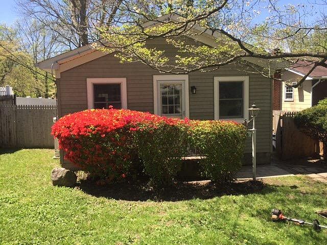 1st image of 26 Magnolia Dr