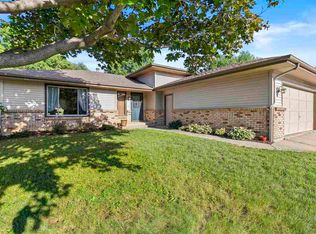 6205 Walnut Grove Rd, Loves Park, IL 61111