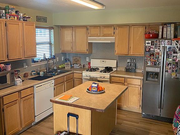 5th image of 6091 Camden Lake St