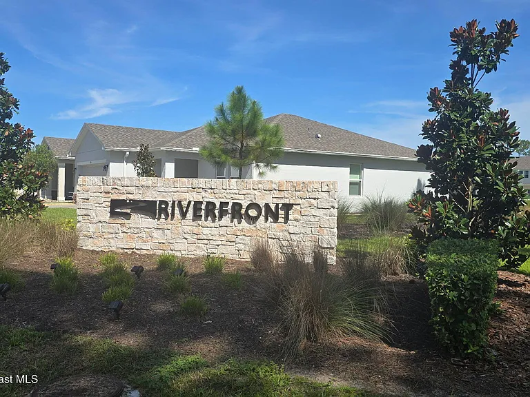 136 River Front Way — Photo 21