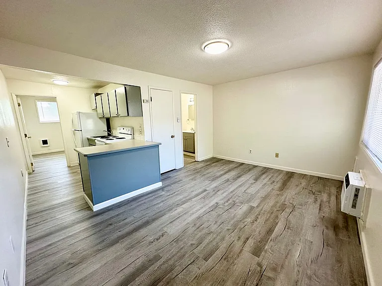 Mt. Stuart Apartments — Photo 6