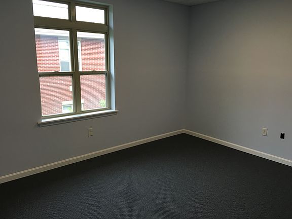 4th image of 5750 Gateway Ste 204