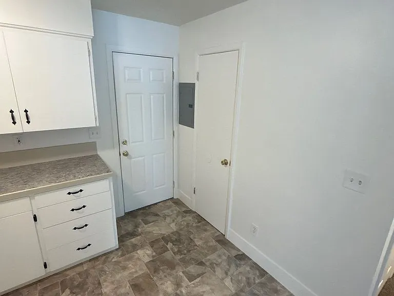 2469 Lee St SE — Photo 6
