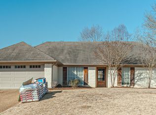 606 Honeysuckle Dr, Madison, MS 39110